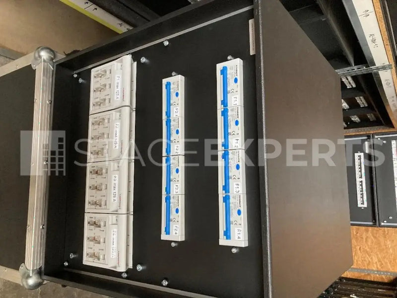 STAGE22.3.100.700 400A Powerlock Distro – 2x125A, 8x32A