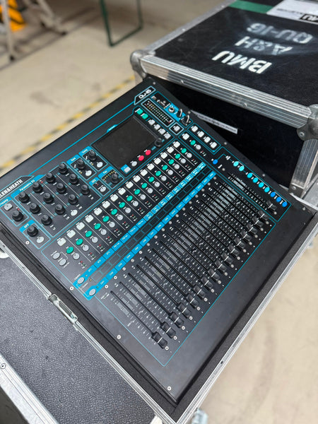 Allen & Heath QU-16 Digital Mixer with Case | Stage Experts