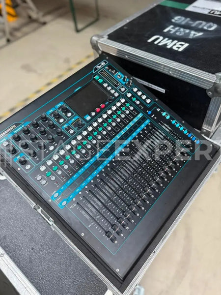 Allen & Heath QU-16 Digital Mixer with Protective Case