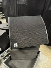 Load image into Gallery viewer, d&amp;b audiotechnik MAX2 Stage Monitors Pair in Flightcase
