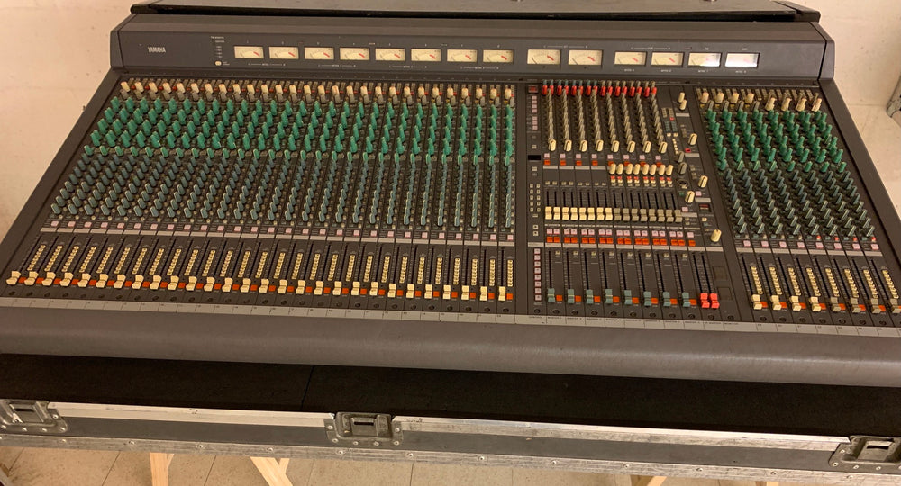 Yamaha PM3500 32+4 Analogue Mixing Console with PSUs