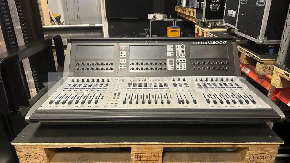 Soundcraft Vi3000/Vi2000 3-piece package with stageboxes
