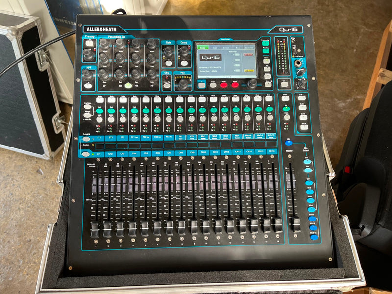 Allen & Heath Qu-16 Digital Mixer with Case | Stage Experts
