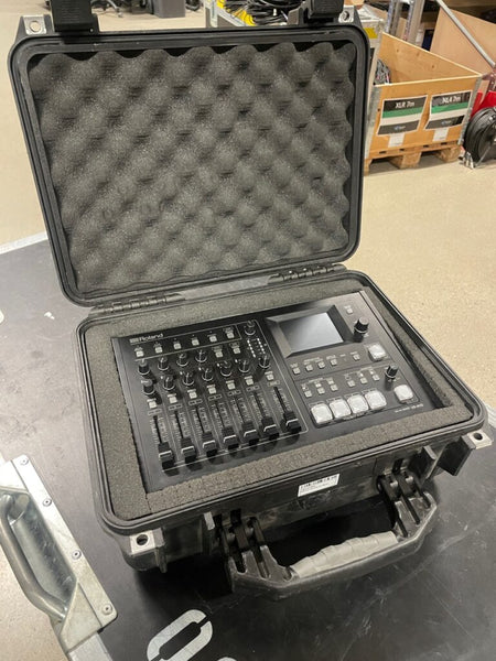 Roland VR-4HD AV Mixer/Switcher with Case for Streaming