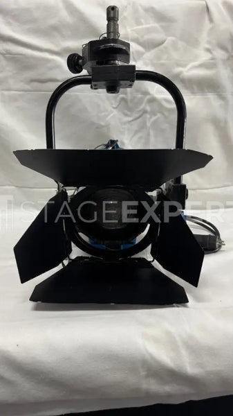 ARRI 1000 Plus Pole-Op Fresnel 6-Set with Case & Barn Doors