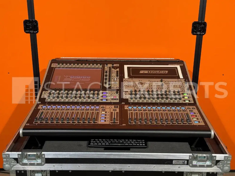 DiGiCo SD8-24 Digital Mixing Console with Amptown Case