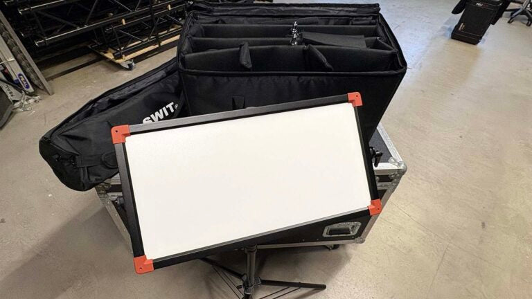 Swit PL-E90D 3-Kit LED Panels with Stands & Case