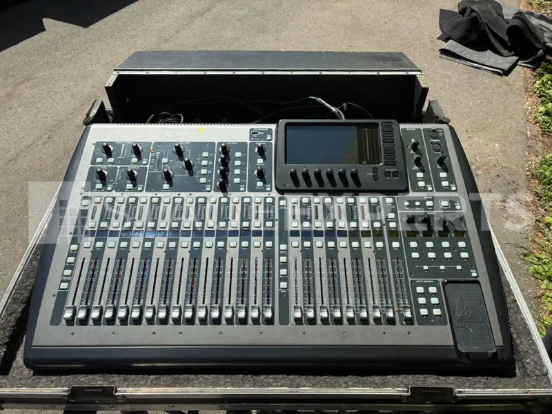 Behringer X32 Digital Mixer – 32‑Channel Live Mixing Desk