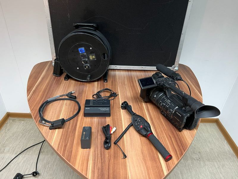 Sony HXR-NX5E Camcorder with ECM-XM1 Mic, Remote & Case