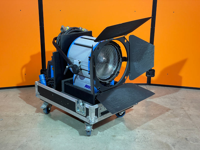 ARRI TrueBlue D40 Daylight Fresnel with Ballast & Case