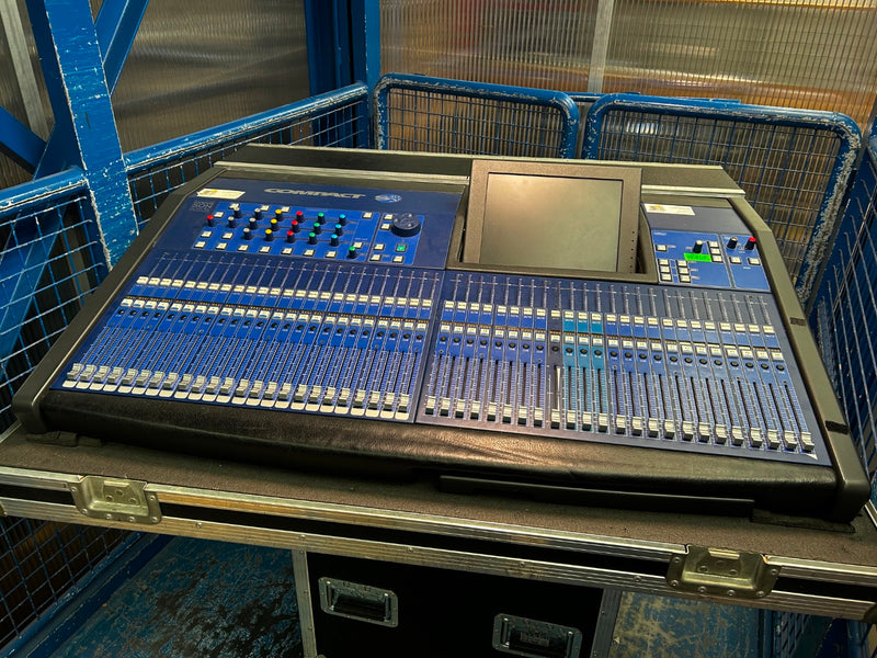 Innovason SY40 digital console with 56ch Muxipaire stagebox