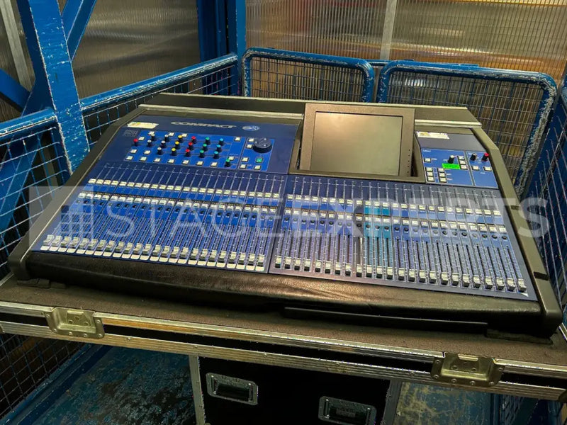 Innovason SY40 Digital Console + 56ch Muxipaire Stagebox