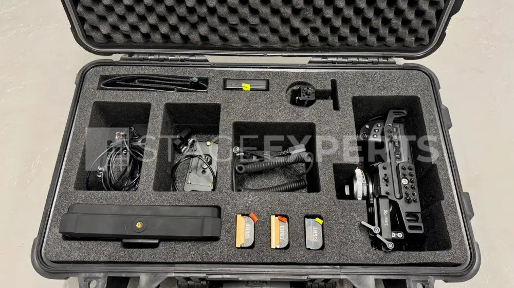 Blackmagic Design Pocket Cinema 4K + Metabones EF Kit