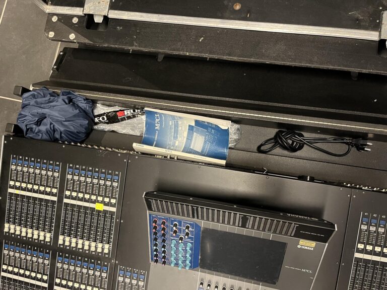 Yamaha M7CL Digital Mixing Console for Live & Theatre