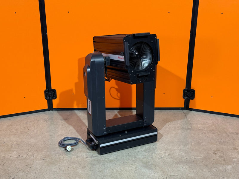 SPOTLIGHT FresneLED 450 DMX with Motorised Yoke – LED Fresnel