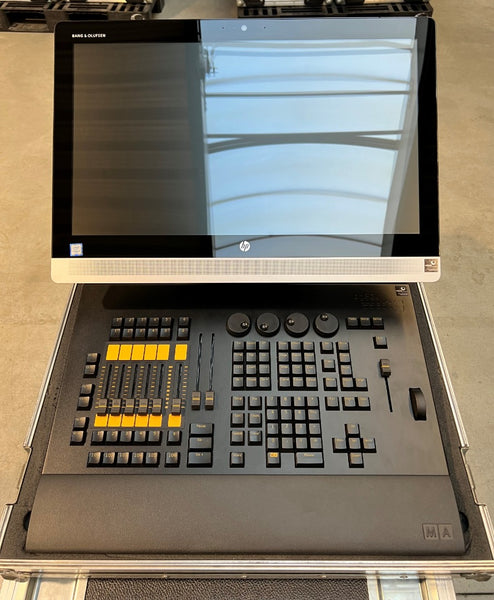 MA Lighting grandMA2 onPC Command Wing Tour Pack with AIO PC