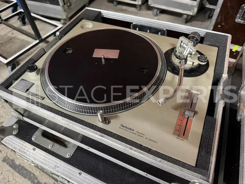 Technics SL-1200 MK2 with Case | Direct-Drive Turntable
