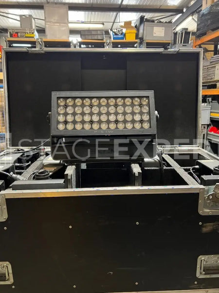 SGM P-5 TW – 7x LED Flood/Cyc Fixtures + Flight Case