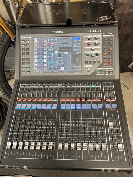 Yamaha QL1 with Rio3224-D Dante Stagebox Digital Mixer Console