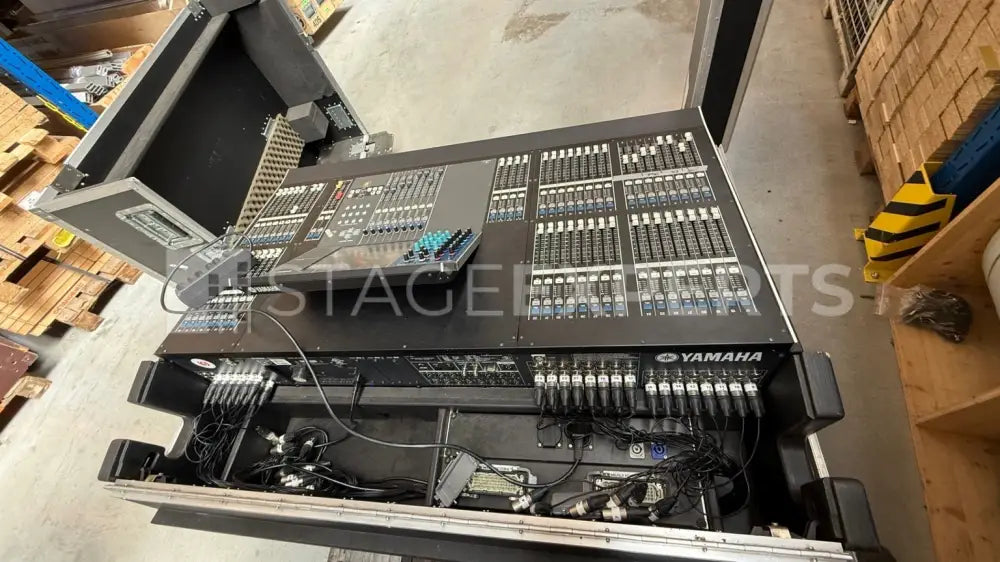 Yamaha M7CL 48-Channel Digital Mixing Console with Case
