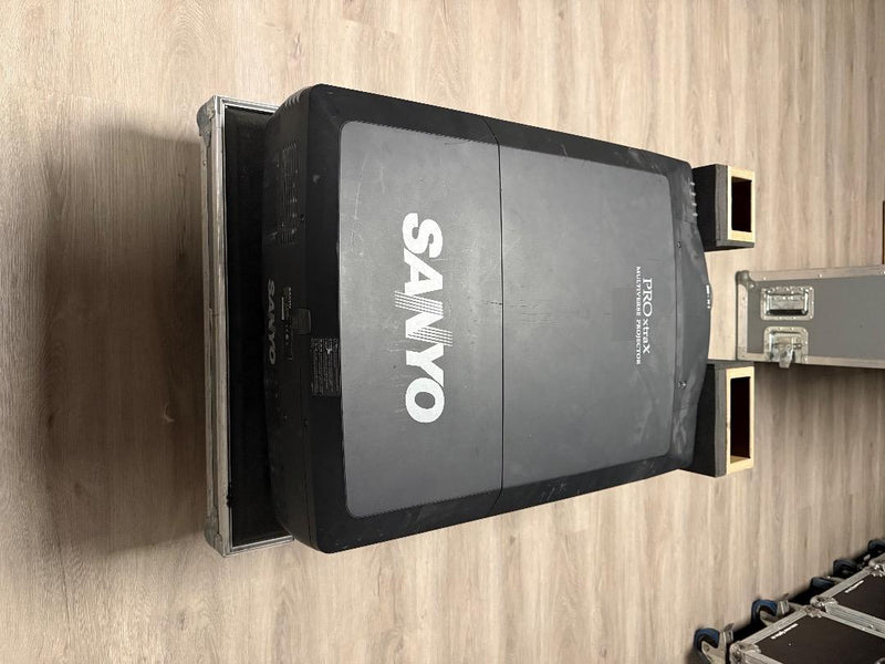 Sanyo PLC-XF46E Projector with Lens & Flying Frame | 12k lm