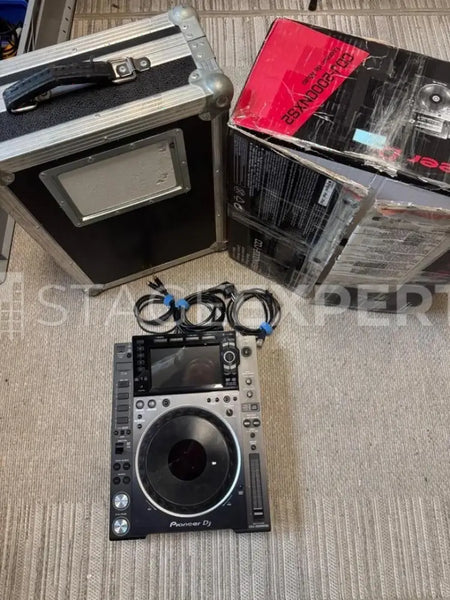 Pioneer CDJ-2000NXS2 with Flight Case & Cables | Pro DJ