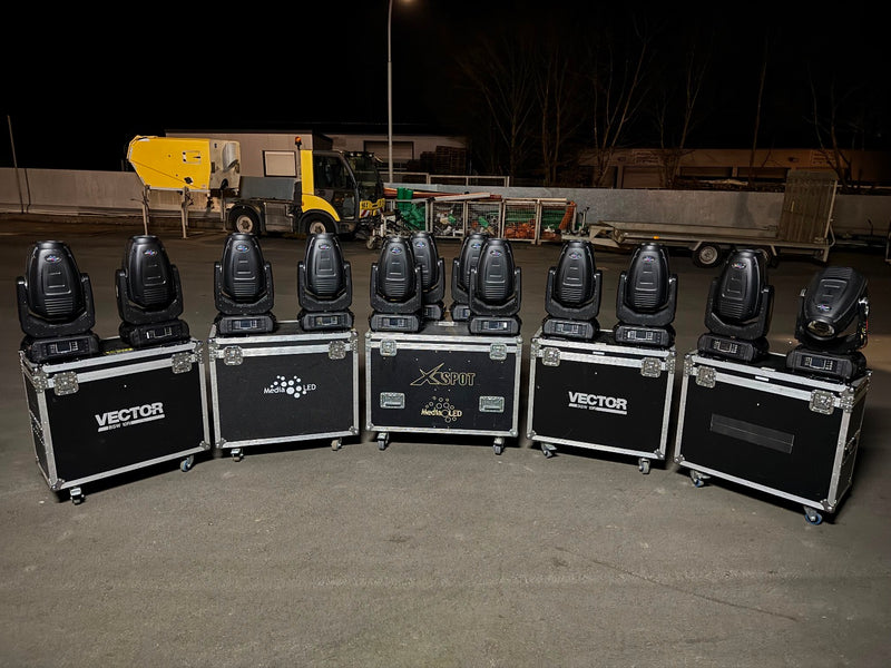 MediaLED xSpot moving head set – 12 units with cases