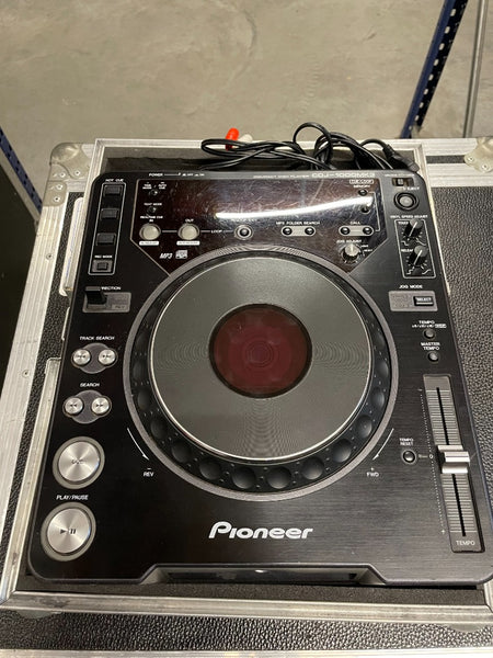 Pioneer CDJ-1000MK3 Pair in Flight Case | Media Players
