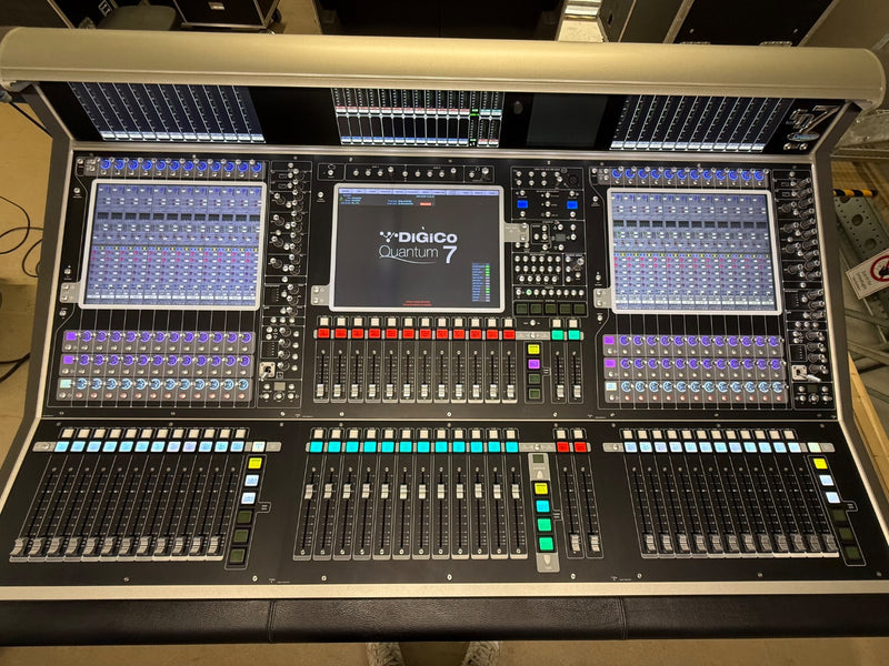DiGiCo Quantum 7 Digital Mixing Console with Flightcase