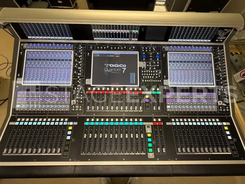 DiGiCo Quantum 7 Digital Mixing Console with Flightcase