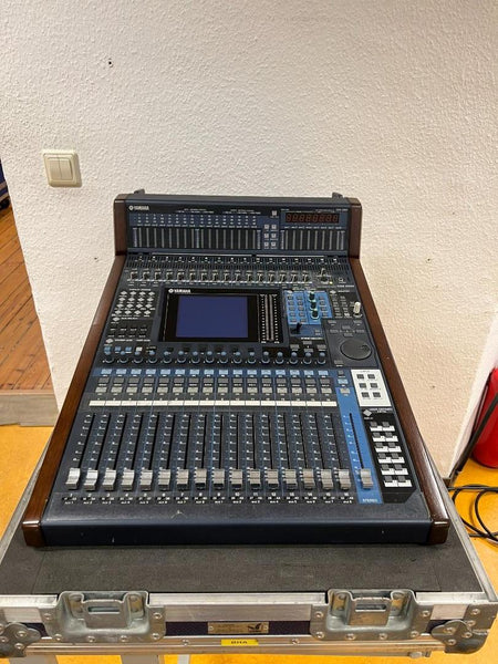 Yamaha DM1000 V2 Digital Mixer with Meterbridge & Case