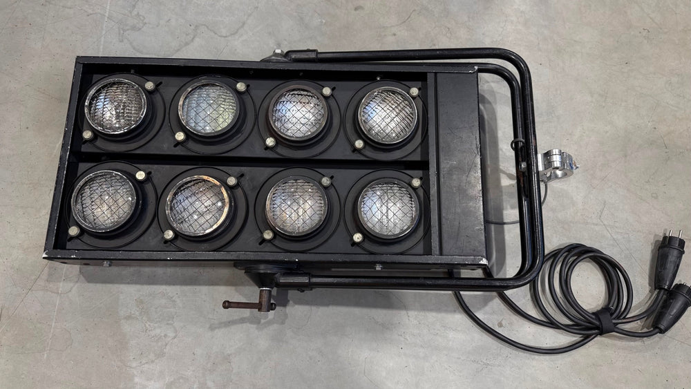 8-Lite Blinder – 8x 650W DWE, Dual Circuit Control