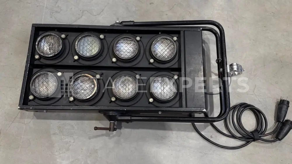 8-Lite Blinder – 8x 650W DWE, Dual Circuit Control