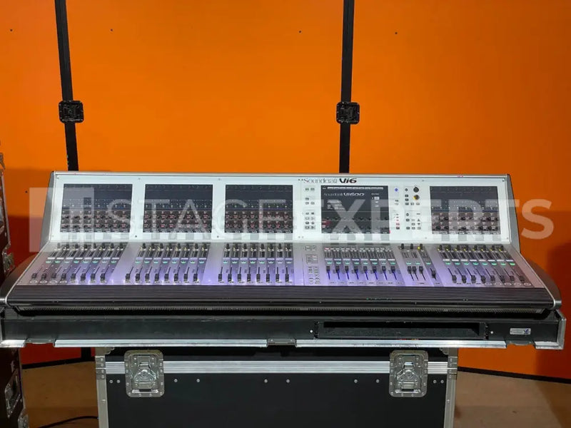 Soundcraft Vi600 Surface with Amptown Cases | Digital Mixer