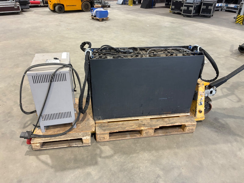 Linde Forklift Truck Battery with Charger, Refurbished 2020