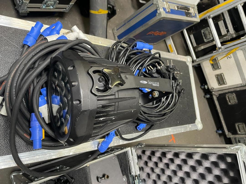 Showtec Spectral M800 Tour LED PAR with Case & Accessories