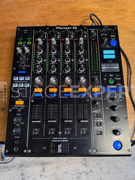 Pioneer DJ DJM-900NXS2 Pro Mixer incl. Bag & Decksaver