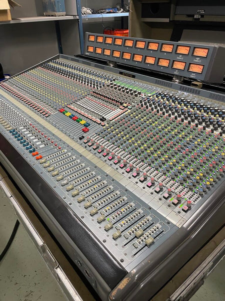 Midas XL3 Analogue Mixing Console – 40ch with Dual PSUs