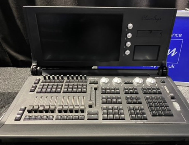 ChamSys MQ250 Lighting Console with Flight Case – Pro Desk