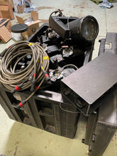 Load image into Gallery viewer, Vari-Lite VL5 Wash Lights – 6x Pack with Smart Repeater
