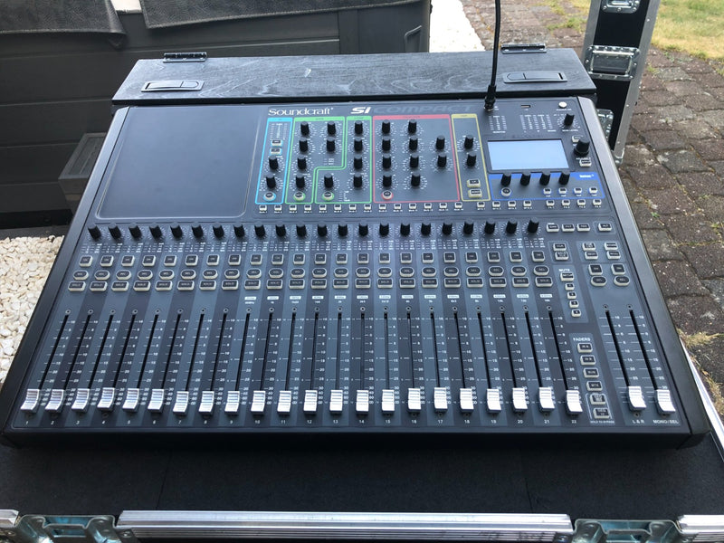 Soundcraft Si Compact 24 with MADI Card and Roll Case