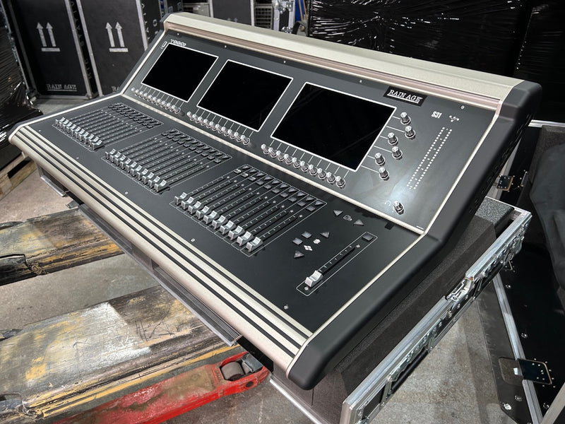 DiGiCo S31 Digital Mixing Desk with Original Case for Live Sound