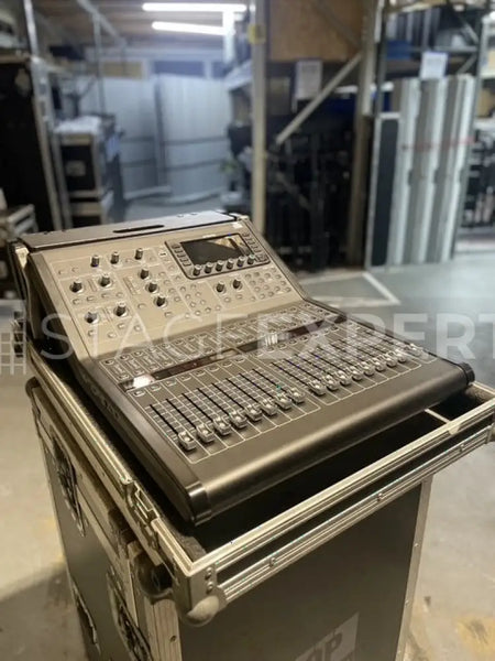 Midas M32R Live + DL16 with Case – Digital Mixer Bundle