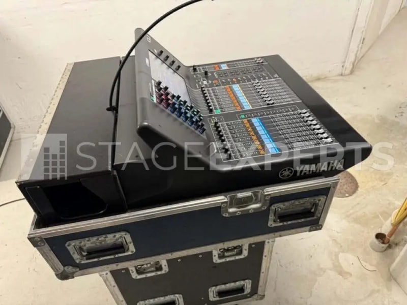 Yamaha CL1 with Rio1608-D Digital Console Bundle | Dante