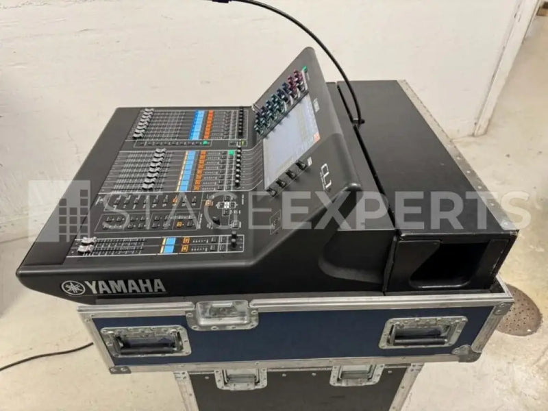 Yamaha CL1 with Rio1608-D Digital Console Bundle | Dante