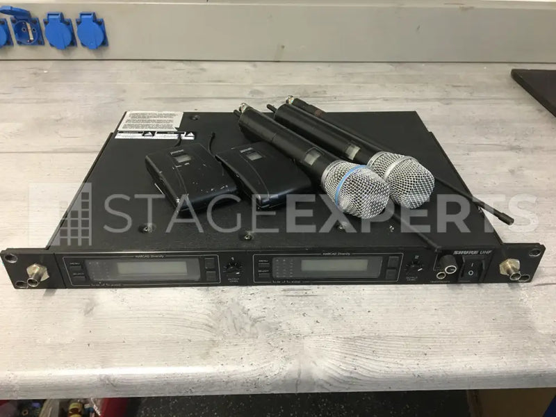 Shure U4D Dual Wireless System – 2 Handhelds, 2 Bodypacks