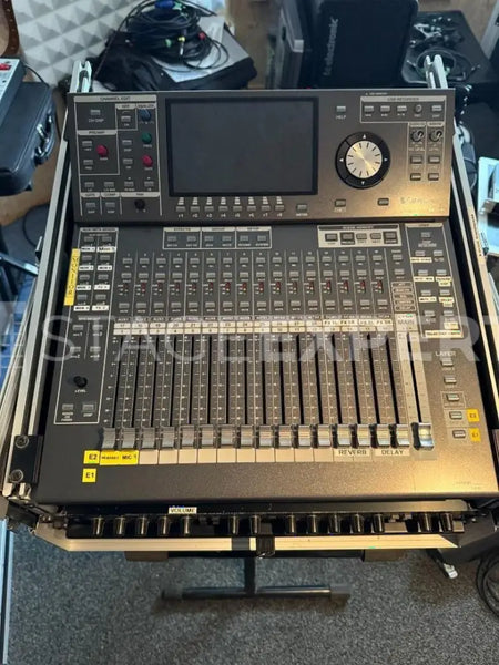 Roland M‑300 Digital Mixer Bundle with Flightcase & Extras