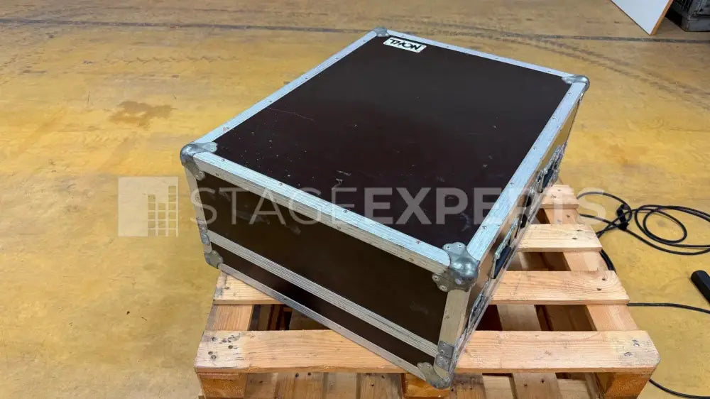 Midas Venice F16 Analogue Mixing Desk + Thomann Case – 16‑ch
