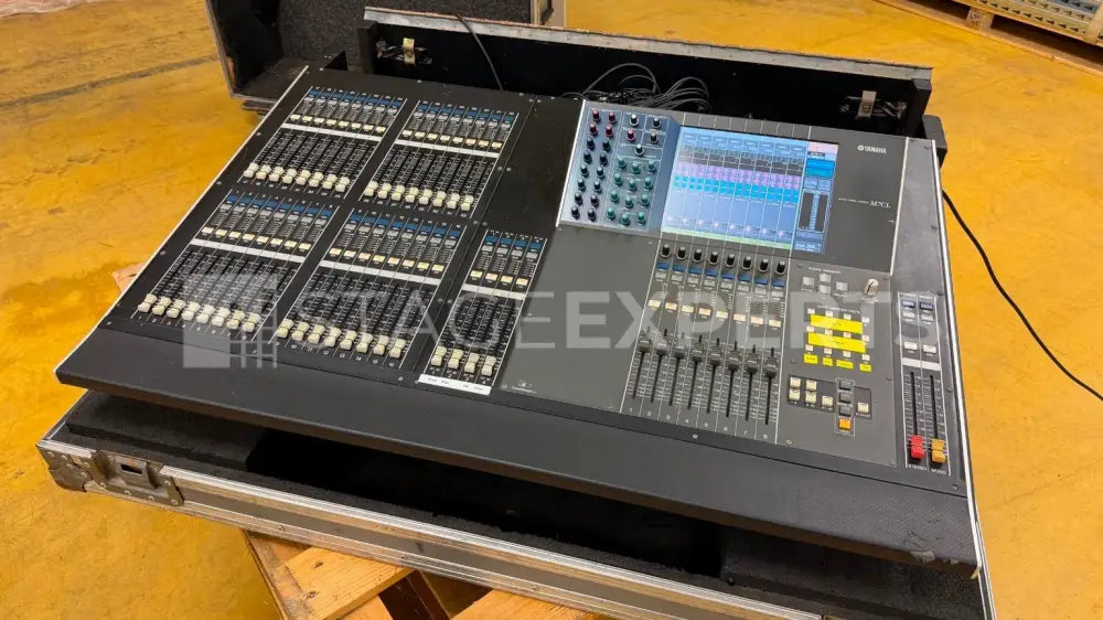 Yamaha M7CL-32 Digital Mixing Console with Flight Case