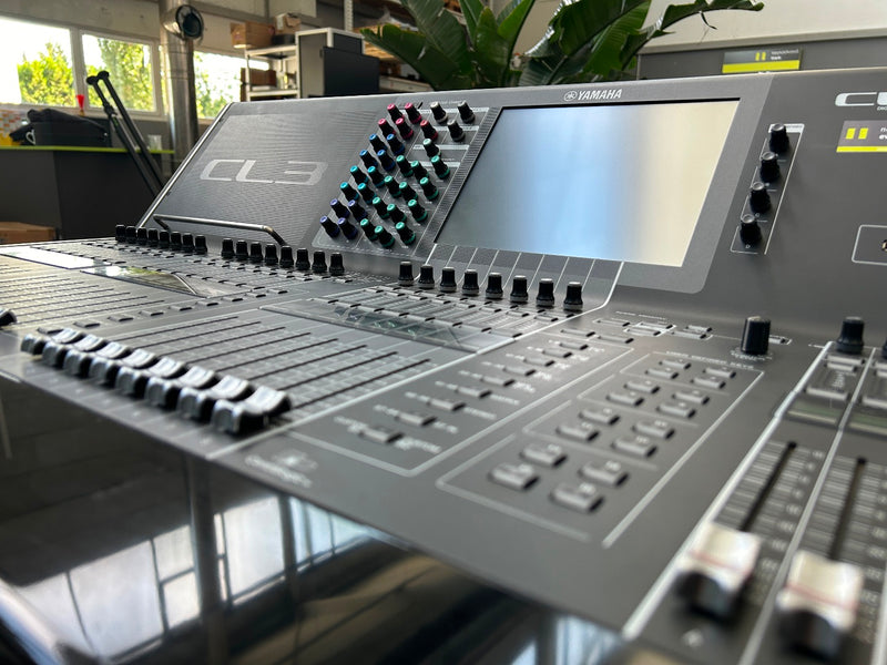 Yamaha CL3 Digital Mixing Console with Dante, Case & Lights